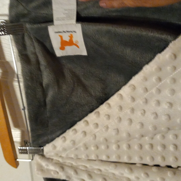 Dog/Cat Blanket - Picture 2 of 3